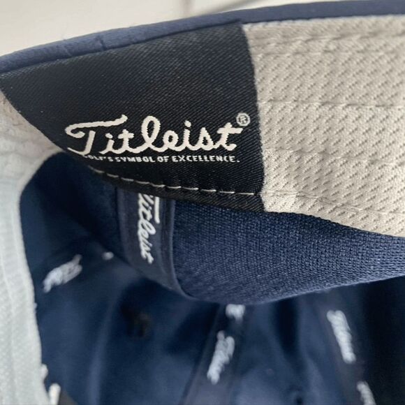 Titleist Pro V1 Footjoy FJ Logo Adjustable Strap Back Hat Navy‎ white lettering - Picture 6 of 6